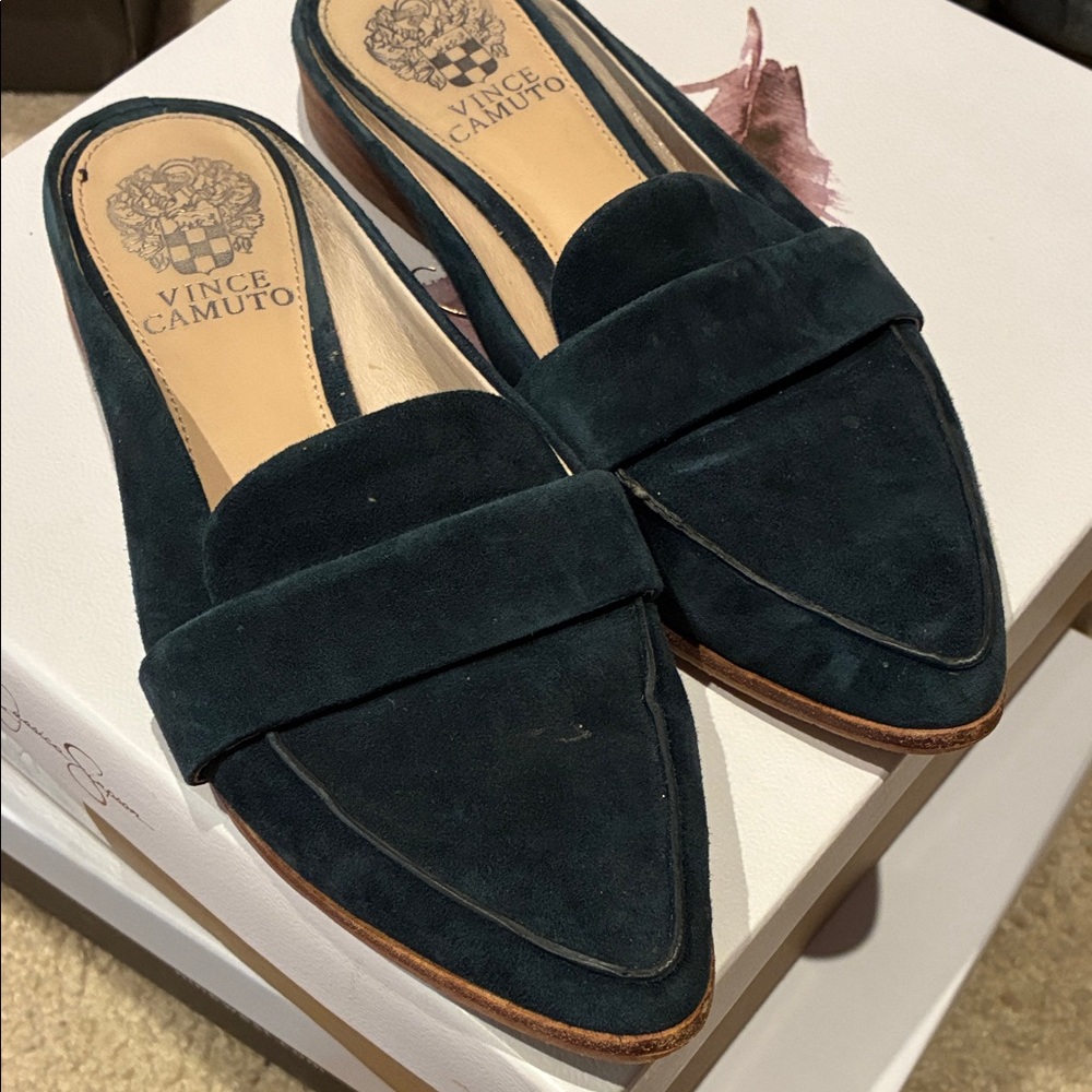 Vince Camuto Women's Forest Green Suede Mules size 7 women, casual